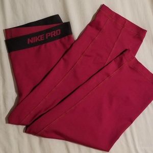 Cropped Nike Leggings
